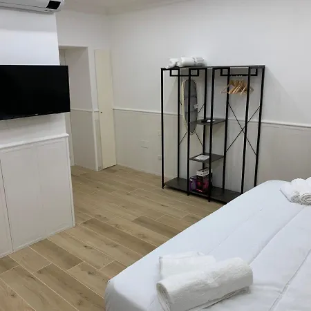 House Vico Lungo A Toledo Panzió Nápoly