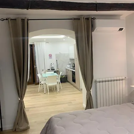 House Vico Lungo A Toledo فندق مبيت وإفطار *