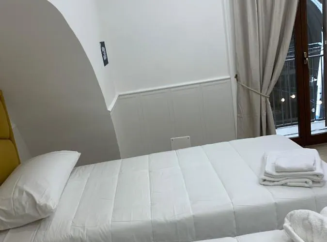 House Vico Lungo A Toledo Frühstückspension Neapel