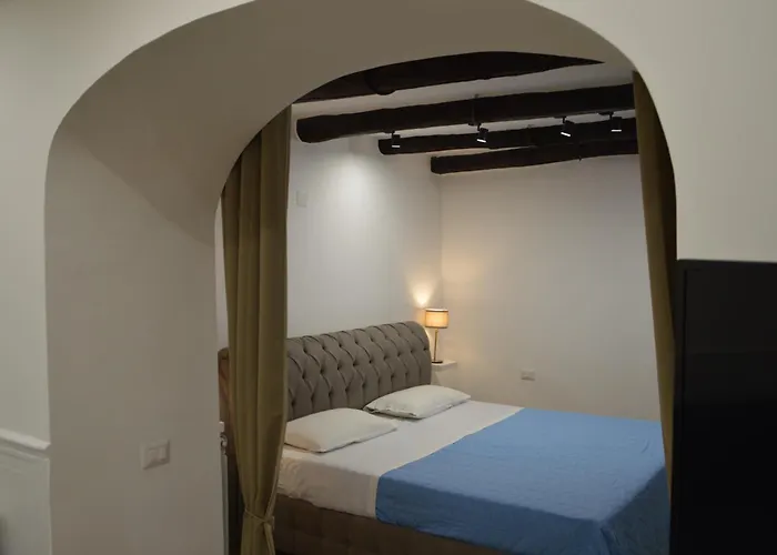 Frühstückspension House Vico Lungo A Toledo 4*