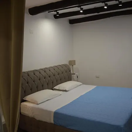 House Vico Lungo A Toledo 4*